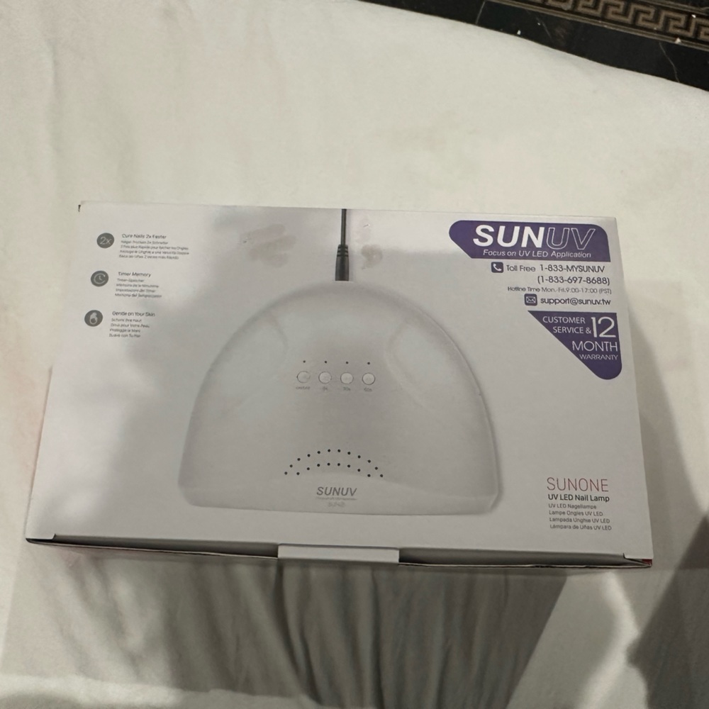 2-in-1 LED UV LAMP FOR MANICURES & PEDICURES